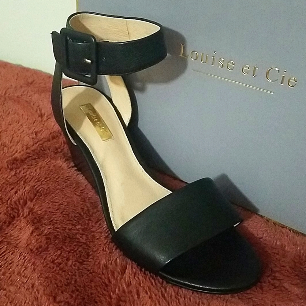 Louise et Cie Black Punya Wedge Sandle Size 7